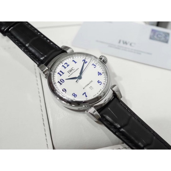 IWC万国 系列:150周年达文西系列1:1原装高端复刻 尺寸:40mm【表壳】每一个浑圆型的表壳都经过制表师专心致志的打磨,可移动式表耳使表带更加贴合手腕。两者配合使腕表产生独特的复古魅力。【机芯】采用优雅纤薄!!的海鸥独家定制自动上弦机芯,具备逆时针调试日历的功能(吻合正品)我们精心制作出万国表独特的外观魅力,更是追求复刻其内在的灵魂。 IWC万国 系列:150周年达文西系列1:1原装高端复刻 尺寸:40mm【表壳】每一个浑圆型的表壳都经过制表师专心致志的打磨,可移动式表耳使表带更加贴合手腕。两者配合使腕表产生独特的复古魅力。【机芯】采用优雅纤薄!!的海鸥独家定制自动上弦机芯,具备逆时针调试日历的功能(吻合正品)我们精心制作出万国表独特的外观魅力,更是追求复刻其内在的灵魂。