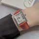 实拍【精品升级版】卡地亚超薄坦克Cartier Tank Solo系列,一款百搭性价比又高的手表 进口瑞士石英机芯,圆珠形表冠,镶嵌一颗凸圆形合成尖晶石,镀银珠光表盘,罗马数字时标,剑形蓝钢指针,蓝宝石水晶镜面,搭配进口牛皮表带,多颜色可搭配。直径:小号2431mm,中号2734mm。佩戴舒适柔软服帖,上手显得高贵又典雅,很气质很女人独家货源。 实拍【精品升级版】卡地亚超薄坦克Cartier Tank Solo系列,一款百搭性价比又高的手表 进口瑞士石英机芯,圆珠形表冠,镶嵌一颗凸圆形合成尖晶石,镀银珠光表盘,罗马数字时标,剑形蓝钢指针,蓝宝石水晶镜面,搭配进口牛皮表带,多颜色可搭配。直径:小号2431mm,中号2734mm。佩戴舒适柔软服帖,上手显得高贵又典雅,很气质很女人独家货源。