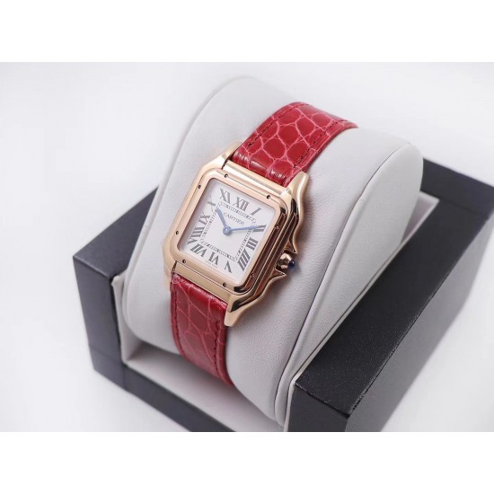 实拍 8848F Panthre de Cartier 卡地亚猎豹手表,华丽而不羁,是Panthre de Cartier猎豹所传达的美学风格。它线条流畅,魅惑动人,柔软服帖于腕间,宛若在肌肤上翩翩起舞。独特的造型彰显成熟优雅、自信动人的女性形象。表壳一体成型,搭配正品使用原装瑞士石英机芯,316L精钢壳套,镶嵌钻石 把头镶嵌一颗合成蓝色尖晶石,镀银表盘,剑形蓝钢指针,100%三度防水,尺寸:27 x 37毫米,22*30毫米,二个尺寸。每块表都有独立的机身编号。 实拍 8848F Panthre de Cartier 卡地亚猎豹手表,华丽而不羁,是Panthre de Cartier猎豹所传达的美学风格。它线条流畅,魅惑动人,柔软服帖于腕间,宛若在肌肤上翩翩起舞。独特的造型彰显成熟优雅、自信动人的女性形象。表壳一体成型,搭配正品使用原装瑞士石英机芯,316L精钢壳套,镶嵌钻石 把头镶嵌一颗合成蓝色尖晶石,镀银表盘,剑形蓝钢指针,100%三度防水,尺寸:27 x 37毫米,22*30毫米,二个尺寸。每块表都有独立的机身编号。