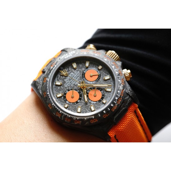 劳力士Rolex Daytona全碳纤维宇宙计时迪通拿横空出世 这款获得瑞士天文台认证的首款全碳纤迪通拿搭载全自动计时7750机械机芯 均调校测试 表盘配蜗形小秒针盘 蓝宝石抗刮损水晶镜面 碳纤维字面 完美复刻 原装同步魔术贴帆布带/橡树胶带 原装扣 更加柔软舒适 方便佩戴 爱不释手的劳力士迪通拿 品不完的一劳永逸!!! 劳力士Rolex Daytona全碳纤维宇宙计时迪通拿横空出世 这款获得瑞士天文台认证的首款全碳纤迪通拿搭载全自动计时7750机械机芯 均调校测试 表盘配蜗形小秒针盘 蓝宝石抗刮损水晶镜面 碳纤维字面 完美复刻 原装同步魔术贴帆布带/橡树胶带 原装扣 更加柔软舒适 方便佩戴 爱不释手的劳力士迪通拿 品不完的一劳永逸!!!