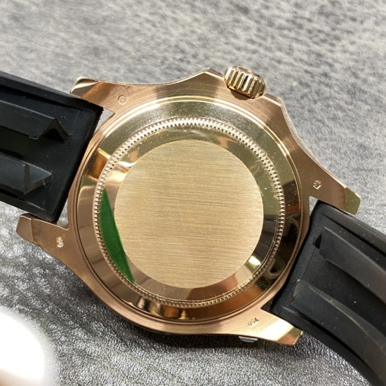 ROLEX 劳力士 YACHT MASTER 游艇名仕型 116655 运动男表 精钢镀厚玫瑰金表壳 陶瓷表圈 可双向转动 旋入式表冠 蓝宝石镜面有日历放大镜6点位镭射皇冠防伪 橡胶表带 表带侧面有OYSTERFLEX字样雕刻 表带背面有导汗槽 Glidelock折叠保险表扣 40mm n厂出品 3235机芯!出货实拍 ROLEX 劳力士 YACHT MASTER 游艇名仕型 116655 运动男表 精钢镀厚玫瑰金表壳 陶瓷表圈 可双向转动 旋入式表冠 蓝宝石镜面有日历放大镜6点位镭射皇冠防伪 橡胶表带 表带侧面有OYSTERFLEX字样雕刻 表带背面有导汗槽 Glidelock折叠保险表扣 40mm n厂出品 3235机芯!出货实拍