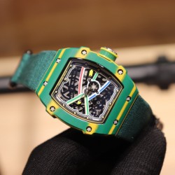 理查德米勒 Richard Mille  RM67-02跳高之王冠军款 1:1精准开模 采用100%的(NTPT碳纤维/陶瓷材料)制造 形成表壳上的特殊纹理 搭载原装西铁城全自动机械机芯 摆幅28800 无论壳身大小零散小件也是精心设计 技术成熟并独具动感的线条设计优点 搭配特色尼龙表带 尺寸48X42mm！！！