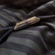 实拍 MG荣誉出品 业内首次突破一机双面双时区!帅到掉渣!积家 Reverso Tribute双面双时区翻转腕表 简洁的小三针正面素雅、温和,规整的反面拥有昼夜显示以及第二时区显示功能,佩戴者仅需一个翻转的瞬间,第二表盘的秘密便尽数呈现。腕表中有两种“面容”呈现,可以迎合佩戴者身处的场景、穿搭以及变换的喜好,既具备耐看的潜质,又可以随时随地更改“容颜”,令人沉迷。机芯:854A/2(百万级研发 手动机械 一机双面双时区)尺寸:49*29mm表带:意大利小牛皮 实拍 MG荣誉出品 业内首次突破一机双面双时区!帅到掉渣!积家 Reverso Tribute双面双时区翻转腕表 简洁的小三针正面素雅、温和,规整的反面拥有昼夜显示以及第二时区显示功能,佩戴者仅需一个翻转的瞬间,第二表盘的秘密便尽数呈现。腕表中有两种“面容”呈现,可以迎合佩戴者身处的场景、穿搭以及变换的喜好,既具备耐看的潜质,又可以随时随地更改“容颜”,令人沉迷。机芯:854A/2(百万级研发 手动机械 一机双面双时区)尺寸:49*29mm表带:意大利小牛皮