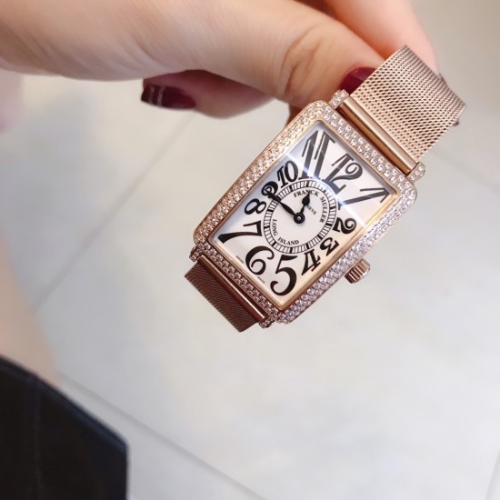 法兰克穆勒Franck muller 全新爆版长岛系列 经典时尚清晰数字面 女士潮流腕表 进口石英机芯 316L精钢表壳 精钢网贴手表带 本款腕表备受时尚女性喜爱 在不同的场合 映耀着她们各自的独特个性与迷人风华 法兰克穆勒Franck muller 全新爆版长岛系列 经典时尚清晰数字面 女士潮流腕表 进口石英机芯 316L精钢表壳 精钢网贴手表带 本款腕表备受时尚女性喜爱 在不同的场合 映耀着她们各自的独特个性与迷人风华