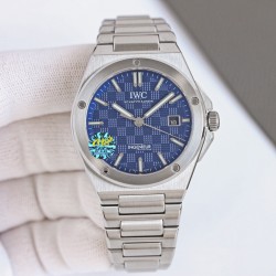 IWC 万国 全新工程师系列！全自动腕表40重塑了上世纪70年代杰罗.尊达风格！表盘经典网格设计和多边形螺丝表壳巨显独特，表带中间链节分别是(全沙带和中亮光)两种，同原装接件加强了腕表更适人体贴合度，蝴蝶式折叠表扣使佩戴感更加舒适。采用2824机芯改同32111机内配防磁盖2824机芯更加稳定！！尺寸40mm厚度10.7mm，冰蓝夜光 ，同时兼具典雅气质与动感活力，外观低调内敛，性能丰富多样。