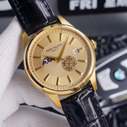 2⃣0⃣2⃣0⃣最新款百达翡丽《Patek Philippe》月[月亮]相[太阳]系列！九字位日月星辰功能，独特的4时位小秒logo，搭载原装进口call8219月相机芯(0返修0售后），蓝宝石玻璃镜面，进口意大利牛皮 ，（可配钢带）尺寸40mm，厚度10mm，三度防水性能，简约商外观，让你感受傲慢绅士气息，完美彰显其百达翡丽腕表的皇家血统，值得全球称赞。⚠️请认准独家品质