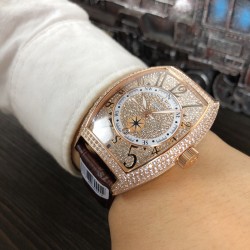 法兰克 穆勒Franck Muller 全新满天星系列⚓️搭载进口日本西铁城机械机芯⚙️意大利双面小牛皮原装针扣酒桶形拱桥状精钢表壳⚫️手工全镶嵌施华洛水晶钻 高贵霸气尺寸43*55mm高尚的艺术 精湛的工艺 一经发布 无不轰动