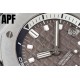新配色到货 APF厂新款亮相专注 AP 爱彼 潜水表15720腕表 【购入原装拆机复刻】所有细节都同步原装 秒杀市面上同系列 1.搭载4308机芯同步原装7点位置摆轮，2.原装陶瓷旋入式表冠，10点位置表冠内部齿轮同步原装齿轮数量121个，完成原装调节手感一致效果。3.表带原装氟橡胶可替换式橡胶。4.表扣可替换原装可开口快拆。5.日历颜色同步原装配对字面颜色。6.全表字面内圈夜光采用瑞士C3夜光粉,在紫光灯下可以匹对原装发光效果达到乱真工艺。7.表盘工艺原装一样双层夹层日历窗口搭配蓝宝石微型放大镜。