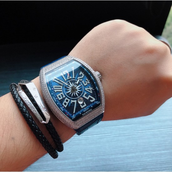 法兰克 穆勒 Franck Muller F12 运动时尚满钻高贵 尺寸54*42*15mm 全自动机械机芯 蓝光镀膜玻璃 牛皮表带底部橡胶 原装针扣 糅合运动设计风格 中间完美弧线夹层设计 尽显绅士品味 三杰推荐男士机械腕表 SJ为你精心制作超真实实物图拍摄 法兰克 穆勒 Franck Muller F12 运动时尚满钻高贵 尺寸54*42*15mm 全自动机械机芯 蓝光镀膜玻璃 牛皮表带底部橡胶 原装针扣 糅合运动设计风格 中间完美弧线夹层设计 尽显绅士品味 三杰推荐男士机械腕表 SJ为你精心制作超真实实物图拍摄