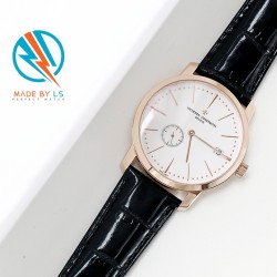 LS精品    新款江诗丹顿上市，外壳采用316L精钢打磨而成，耐磨防刮，字面刻度采用真正的圆珠丁，都是人工镶嵌而成，并非普通的刻度，立体感更强。皮带是舒适柔软的牛皮制作而成。玻璃是蓝宝石玻璃，防刮，通透性也是杠杠的。机芯采用的是进口5000机芯，摆幅28800，并且加入珍珠陀，更加漂亮简约。