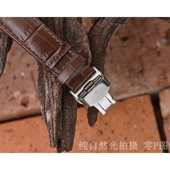 最新设计 简约精致【最新】:浪琴椭圆设计独家首发【类型】:精品男士腕表【表带】:真牛皮表带【机芯】:高端全自动机械机芯【镜面】:矿物质强化玻璃(更高清)品味高雅 浩瀚大气 匠心独运 腕间瑰宝尺寸:直径41mm厚12mm热卖上市!欢迎转载! 最新设计 简约精致【最新】:浪琴椭圆设计独家首发【类型】:精品男士腕表【表带】:真牛皮表带【机芯】:高端全自动机械机芯【镜面】:矿物质强化玻璃(更高清)品味高雅 浩瀚大气 匠心独运 腕间瑰宝尺寸:直径41mm厚12mm热卖上市!欢迎转载!