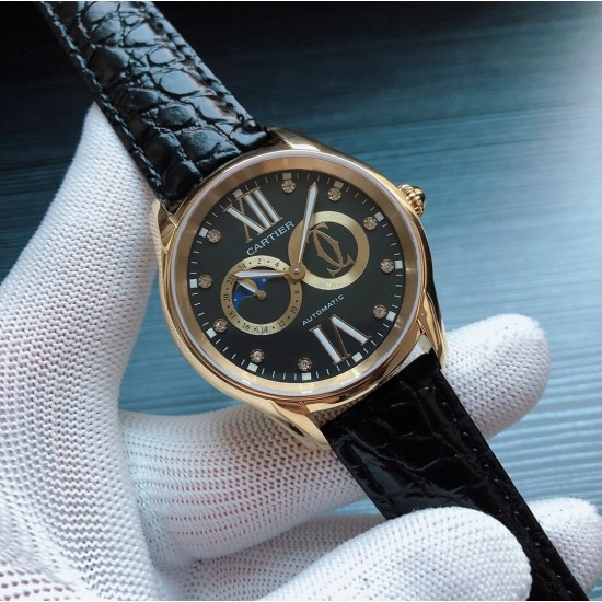 卡地亚 CARTIER R60 首款星辰腕表。此款卡地亚采用A制精钢打造出以直径为42mmx11.5mm,引进最新打磨的进口机芯—型号:8219-23A改装机芯,前所未有的走时精准 与性能稳定统一于一身。不惜成本.得到卡地亚原装的皮带和原装折叠扣。从外观看它不是家族中的显贵,但一定是家族的骄傲、低调而奢华。三杰精致推荐男士机械腕表 SJ为你精心挑选超真实实物图拍摄 卡地亚 CARTIER R60 首款星辰腕表。此款卡地亚采用A制精钢打造出以直径为42mmx11.5mm,引进最新打磨的进口机芯—型号:8219-23A改装机芯,前所未有的走时精准 与性能稳定统一于一身。不惜成本.得到卡地亚原装的皮带和原装折叠扣。从外观看它不是家族中的显贵,但一定是家族的骄傲、低调而奢华。三杰精致推荐男士机械腕表 SJ为你精心挑选超真实实物图拍摄