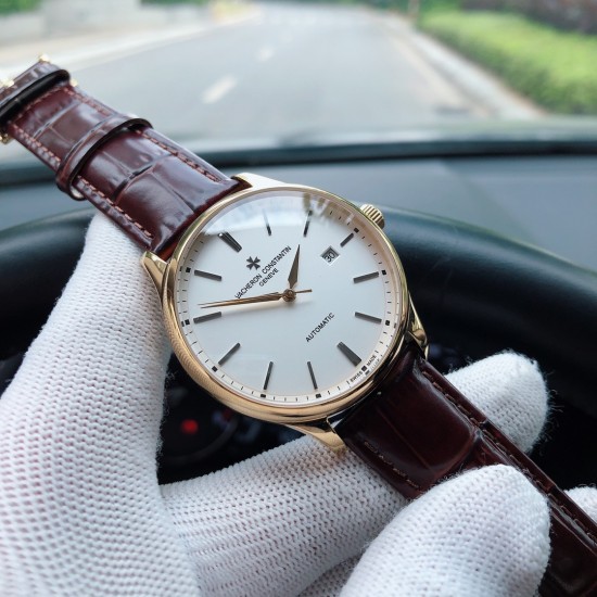 SJ出品 江诗丹顿 Vacheron Constantin Z2 精品男士腕表,经典大三针搭载双日历设计,尊贵大气,绅士风范,卓越品质,热卖全城。采用全自动机械机芯,顶级316精钢表壳,进口小牛皮表带,矿物质超强镜面,尺寸40*12 三杰为你精致推荐男士精品机械腕表 精致传承真实效果 SJ品质的保证 SJ出品 江诗丹顿 Vacheron Constantin Z2 精品男士腕表,经典大三针搭载双日历设计,尊贵大气,绅士风范,卓越品质,热卖全城。采用全自动机械机芯,顶级316精钢表壳,进口小牛皮表带,矿物质超强镜面,尺寸40*12 三杰为你精致推荐男士精品机械腕表 精致传承真实效果 SJ品质的保证
