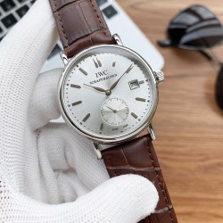 实物拍摄品牌：万国-IWC  类型：[酷]男士腕表表壳：316精钢（做工优质）表带：进口真牛皮/316精钢(两种可选)机芯：高级定制全自动机械机芯（走时稳定）玻璃：高级强化镀膜镜面尺寸：直径40mm，厚度12mm