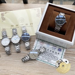 浪琴 Longines 精品男士腕表，经典大三针设计，尊贵大气，绅士风范，卓越品质，热卖全城。采用进口西铁城机械机芯（零返修），顶级316精钢表壳表带，矿物质超强镜面，尺寸40*12