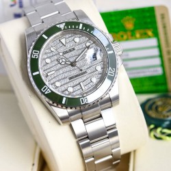 新款 首推 ROLEX 精品最热门的劳力士潜水表 全新款升级版 高档次字面 表带表扣细节 更加漂亮，抛光表扣 316L精钢表壳，尺寸：40mm*12mm，蓝宝石镜面，超强夜光，装置全新进口机械机芯 ，做工一流、完美出品、独家高端品质，商务休闲必备 出货实拍！