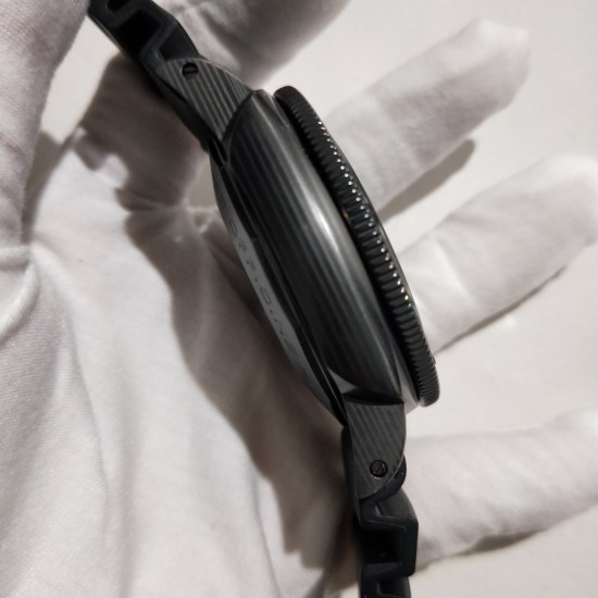 沛纳海新款,SUBMERSIBLE 潜行系列,型号PAM0979,直径47mm,厚度15mm,仿carbotech碳纤维复合材质钢壳,矿物质强化玻璃,单向旋转表圈,舒适硅胶带,装配全自动机芯。至臻精品,尽显男士魅力!欢迎转载 沛纳海新款,SUBMERSIBLE 潜行系列,型号PAM0979,直径47mm,厚度15mm,仿carbotech碳纤维复合材质钢壳,矿物质强化玻璃,单向旋转表圈,舒适硅胶带,装配全自动机芯。至臻精品,尽显男士魅力!欢迎转载