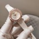 伯爵-PIAGET 全新高级珠宝系列,18K白金.玫瑰金,镶饰24颗马眼型切割美钻(约3.84克拉)是高级珠宝制作的一大挑战;钻石散发的耀眼光芒,皮带采用轻柔的缎面材质,与钻石造型形成优雅对比。原装尺寸31X7.8mm. 伯爵-PIAGET 全新高级珠宝系列,18K白金.玫瑰金,镶饰24颗马眼型切割美钻(约3.84克拉)是高级珠宝制作的一大挑战;钻石散发的耀眼光芒,皮带采用轻柔的缎面材质,与钻石造型形成优雅对比。原装尺寸31X7.8mm.