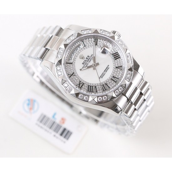Pk精品 原版复刻 劳力士Rolex星期日历型系列全自动机械男表腕表18K金电镀镶钻腕表,采用进口南非水晶钻,人工镶嵌四爪稳固永不掉钻、尺寸41mm,厚度11毫米,原装进口机芯、性能稳定零返修,蓝宝石玻璃镜面,蓝宝石镜面6⃣️字位logo标志✅请认准品质✅316L精钢材质.做工精致.质量保证! Pk精品 原版复刻 劳力士Rolex星期日历型系列全自动机械男表腕表18K金电镀镶钻腕表,采用进口南非水晶钻,人工镶嵌四爪稳固永不掉钻、尺寸41mm,厚度11毫米,原装进口机芯、性能稳定零返修,蓝宝石玻璃镜面,蓝宝石镜面6⃣️字位logo标志✅请认准品质✅316L精钢材质.做工精致.质量保证!