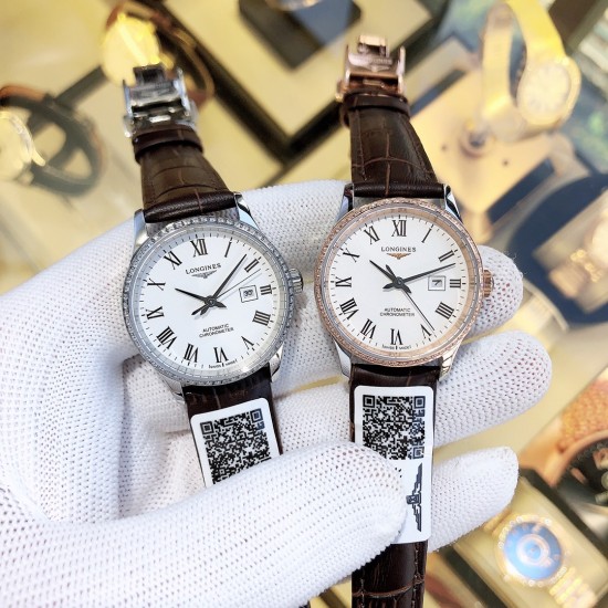 实物拍摄品牌：浪琴-LONGINES  开创者系列 原装开模 搭载高品质6T51机芯 无论是尺寸厚度，还是表壳斜角细节均升级达到与原装一致  请认准细节图!!类型：[酷]女士腕表表壳：316精钢（做工优质）表带：进口小牛皮/316精钢（两种可选）机芯：进口西铁城6T51全自动机械机芯（走时稳定）玻璃：高级蓝宝石镜面(防划花)尺寸：直径30mm，厚度11mm