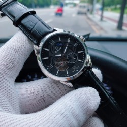 SJ出品 ：【最新】：欧米茄 OMEGA O46【类型】：精品男士腕表【材质】：316L精钢打造【机芯】：高端全自动机械机芯【镜面】：矿物质强化玻璃（更高清）品味高雅 浩瀚大气 匠心独运 腕间瑰宝       纯自然光拍摄 零P图尺寸：直径41mm厚11mm热卖上市！欢迎转载！三杰精致推荐男士机械腕表 SJ为你精心打造超真实实物图拍摄