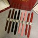 实拍【精品升级版】卡地亚超薄坦克Cartier Tank Solo系列,一款百搭 性价比又高的手表 采用瑞士石英机芯,圆珠形表冠,镶嵌一颗凸圆形合成尖晶石,镀银珠光表盘,罗马数字时标,剑形蓝钢指针,蓝宝石水晶镜面,可搭配进口鳄鱼纹牛皮表带,另有多种颜色荔枝纹原版皮为你打造个性化腕间配饰,直径:小号2431mm,中号2734mm。佩戴舒适柔软服帖,上手显得高贵又典雅,很气质很女人独家货源。「认准细节,欢迎质量对比」 实拍【精品升级版】卡地亚超薄坦克Cartier Tank Solo系列,一款百搭 性价比又高的手表 采用瑞士石英机芯,圆珠形表冠,镶嵌一颗凸圆形合成尖晶石,镀银珠光表盘,罗马数字时标,剑形蓝钢指针,蓝宝石水晶镜面,可搭配进口鳄鱼纹牛皮表带,另有多种颜色荔枝纹原版皮为你打造个性化腕间配饰,直径:小号2431mm,中号2734mm。佩戴舒适柔软服帖,上手显得高贵又典雅,很气质很女人独家货源。「认准细节,欢迎质量对比」