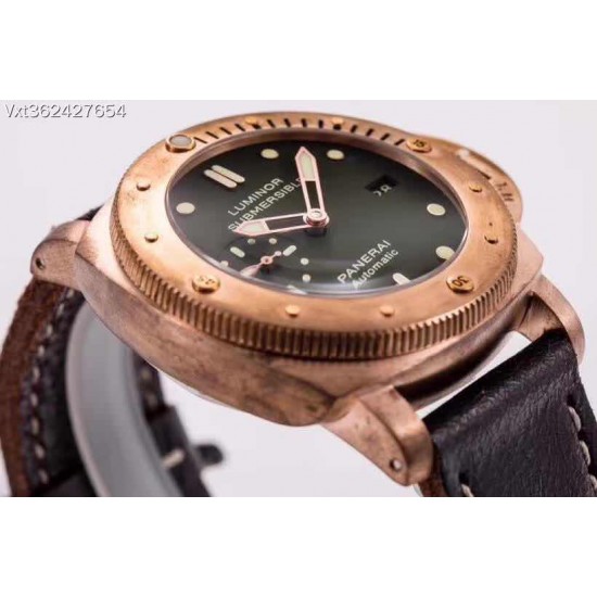 VS沛纳海 Pam382 升级V2啦!。机芯功能升级:时针单独调时 通过时针调历。机芯背透 :摆轮与正品一致 螺丝孔位95%以上接近正品。47mm,搭载自动上链机芯,大家常说硬汉风格什么的,我觉得青铜382才是最最硬汉的沛纳海,不光在造型上够钢猛,青铜材质更是在经过岁月洗礼后变得不一样,有经历,有故事,有一种沧桑感,这才是真正的硬汉!敢死队同款哦!商品规格:默认规格 VS沛纳海 Pam382 升级V2啦!。机芯功能升级:时针单独调时 通过时针调历。机芯背透 :摆轮与正品一致 螺丝孔位95%以上接近正品。47mm,搭载自动上链机芯,大家常说硬汉风格什么的,我觉得青铜382才是最最硬汉的沛纳海,不光在造型上够钢猛,青铜材质更是在经过岁月洗礼后变得不一样,有经历,有故事,有一种沧桑感,这才是真正的硬汉!敢死队同款哦!商品规格:默认规格