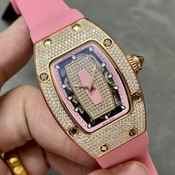 理查德米勒 RichardMille RM07 32mm女表 碳纤维/黑白陶瓷/精钢钻表壳 最新爆款 bon bon系列最稀有的作品！克服传统工艺打破模式！钟表最受尊敬的技术之一。不是所有人的敖嫁妆，棉花糖运动曲线和颜色，它们是诱人的。有了理查德米勒，RM007红唇 柔和的颜色创造了一个组合...甜蜜！糖果店的一次旅行，一个让人难以置信的艺术品。你会戴上它吗？