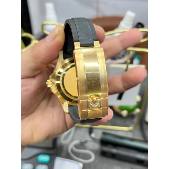 黄金游艇!ROLEX 劳力士 YACHT MASTER 游艇名仕型 116655 运动男表 精钢镀厚玫瑰金表壳 陶瓷表圈 可双向转动 旋入式表冠 蓝宝石镜面有日历放大镜6点位镭射皇冠防伪 橡胶表带 表带侧面有OYSTERFLEX字样雕刻 表带背面有导汗槽 Glidelock折叠保险表扣! 黄金游艇!ROLEX 劳力士 YACHT MASTER 游艇名仕型 116655 运动男表 精钢镀厚玫瑰金表壳 陶瓷表圈 可双向转动 旋入式表冠 蓝宝石镜面有日历放大镜6点位镭射皇冠防伪 橡胶表带 表带侧面有OYSTERFLEX字样雕刻 表带背面有导汗槽 Glidelock折叠保险表扣!