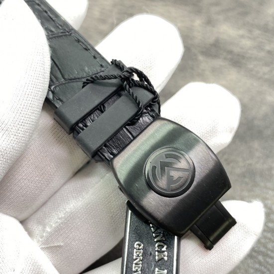 法兰克穆勒 FRANCK MULLER,透过特殊处理工序将碳纤维的超轻优雅与夜光粒子的特性完美糅合,将两种材质的特性发挥得淋漓尽致,在表壳内呈现前所未见如宇宙般的景象。 在夜幕低垂之时,展现充满未来感的外型,令人耳目一新。碳纤维表壳饰以夜光细节,令这款腕表更前卫时尚。搭载9015机芯,质量稳定。tw厂出品,出货实拍 法兰克穆勒 FRANCK MULLER,透过特殊处理工序将碳纤维的超轻优雅与夜光粒子的特性完美糅合,将两种材质的特性发挥得淋漓尽致,在表壳内呈现前所未见如宇宙般的景象。 在夜幕低垂之时,展现充满未来感的外型,令人耳目一新。碳纤维表壳饰以夜光细节,令这款腕表更前卫时尚。搭载9015机芯,质量稳定。tw厂出品,出货实拍