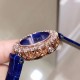 萧邦新款鸟巢, 最新贝母表盘LHEUR DU DIAMANT珠宝镶系列,全套精钢镂空打造,光滑精致无暇,采用最新手法三爪镶石工艺,与原装正品一致,尺寸及细节完美至无可挑剔,表扣呈现的弧度与镂空的鸟巢壳身完美绝配。 萧邦新款鸟巢, 最新贝母表盘LHEUR DU DIAMANT珠宝镶系列,全套精钢镂空打造,光滑精致无暇,采用最新手法三爪镶石工艺,与原装正品一致,尺寸及细节完美至无可挑剔,表扣呈现的弧度与镂空的鸟巢壳身完美绝配。