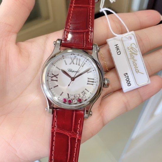 实拍 最新配色 特别款 最强副本萧邦CHOPARD快乐钻系列（原版开模）「中号36mm 」历时一年多研发终于面世，在蓝气球已经是女士标配的时代 萧邦快乐钻系列女表脱颖而出，成为时尚界追捧的一股潮流！此款不但能凸显出钻石的高贵而且更是「女神」最渴望拥有腕表之一 轻松出席各种场合不会出现「同款尴尬」【表带】标配美洲鳄鱼皮 【机芯】采用TOP级海鸥2892机芯，每颗机芯都经制表师的精调细选，确保带来稳定可靠的精准走时。绝世精品！图为36尺寸