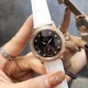 OMEGA【欧米茄】女士腕表,每一个产品都是以女神标准打造的,总能让你惊喜收获魅力加分,奢华时尚丝毫不减以往,但却多了一分简约的清新气息,不管是哪款欧米茄腕表从来都无需考虑配搭问题,二针半星空面 纯钢表壳镶嵌施华洛水晶,进口机芯,矿物质钢化镀膜镜面,进口牛皮表带,原装折叠表扣,尺寸:35mm ️心随表动 我随心动 OMEGA【欧米茄】女士腕表,每一个产品都是以女神标准打造的,总能让你惊喜收获魅力加分,奢华时尚丝毫不减以往,但却多了一分简约的清新气息,不管是哪款欧米茄腕表从来都无需考虑配搭问题,二针半星空面 纯钢表壳镶嵌施华洛水晶,进口机芯,矿物质钢化镀膜镜面,进口牛皮表带,原装折叠表扣,尺寸:35mm ️心随表动 我随心动