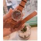 欧米茄 OMEGA 海马系列 AQUA TERRA 至臻天文台女士腕表环镶璀璨美钻,诠释情致迷人风范。表盘以白色珍珠母贝制成,平添柔和细腻质感,搭配镶钻小时刻度。全新尼龙表带与牛皮表带,不同组合,焕新风采。腕表与表带和谐相称,让您尝试不同的搭配方式,收获无限惊喜发掘专属于您的个性腕表造型! 欧米茄 OMEGA 海马系列 AQUA TERRA 至臻天文台女士腕表环镶璀璨美钻,诠释情致迷人风范。表盘以白色珍珠母贝制成,平添柔和细腻质感,搭配镶钻小时刻度。全新尼龙表带与牛皮表带,不同组合,焕新风采。腕表与表带和谐相称,让您尝试不同的搭配方式,收获无限惊喜发掘专属于您的个性腕表造型!