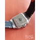 【BV出品】-女装中号 卡地亚新款山度士表壳:316材质表盘:镀银珠光经典罗马字表针:瑞士工艺烧制钢蓝玻璃:瑞士增透白膜/防弦/防手纹AF工艺处理表带:配备人体工力学SmartLink拆卸系统多切面尖晶蓝宝石机芯:MIYOTA-9015(配原版1847MC自动锤) BV正品1:1开模,真正做到可同原版配件互换。配备卡地亚实用两项发明“SmartLink”表链调节装置和“QuickSwitch”表带快速替换装置 【BV出品】-女装中号 卡地亚新款山度士表壳:316材质表盘:镀银珠光经典罗马字表针:瑞士工艺烧制钢蓝玻璃:瑞士增透白膜/防弦/防手纹AF工艺处理表带:配备人体工力学SmartLink拆卸系统多切面尖晶蓝宝石机芯:MIYOTA-9015(配原版1847MC自动锤) BV正品1:1开模,真正做到可同原版配件互换。配备卡地亚实用两项发明“SmartLink”表链调节装置和“QuickSwitch”表带快速替换装置