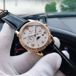 百达翡丽 Patek Philippe  搭配进口9100多功能机芯（0返修）功能（24小时,星期，星辰，月份）进口316精钢！搭配意大利进口小牛皮！原装折叠扣！尺寸42mm。耐磨防刮蓝宝石玻璃！超强防水50米！简约而不简单！你永远无法拥有一块百达翡丽，你只是在替你的后代保管他. ( 慎重承诺 ： 产品实物光泽手感更佳精湛 字盘刻度栩栩如生 壳套工艺都是宗师级别轻身检验 加上新时代机器高技锻造 上手震撼尊贵非凡。你值得拥有！ 三杰精致推荐男士多功能机械腕表 SJ为你精心挑选超真实实物图拍摄