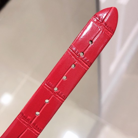 浪漫的圣诞月送礼自用推荐 伯爵罗马假日系列实拍 中国红 伯爵 全新Piaget Lime light系列腕表,以其独特的造型,引领着时尚界的风潮,更是邀请到国际巨星巩俐倾情代言,必将成为伯爵品牌全新的识别69式印,瑞士石英32mm 白金电镀 认准独家实拍细节品质! 浪漫的圣诞月送礼自用推荐 伯爵罗马假日系列实拍 中国红 伯爵 全新Piaget Lime light系列腕表,以其独特的造型,引领着时尚界的风潮,更是邀请到国际巨星巩俐倾情代言,必将成为伯爵品牌全新的识别69式印,瑞士石英32mm 白金电镀 认准独家实拍细节品质!