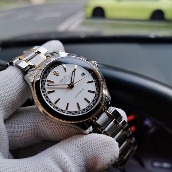 劳力士 ROLEX R2 简约而典雅的316L精钢壳套 镶入钨钢材质 台湾工厂最高工艺塑造 搭载最新原装进口机械机芯(零返修)蓝宝石防刮镜面,原装蝴蝶按扣,塑造顶级完美腕表。绅士所拥有的标准尺寸40mm*11mm。高贵雅致及精美细腻的工艺!对完美的不懈追求 三杰精致推荐男士机械腕表 SJ为你精心制作超真实写照 劳力士 ROLEX R2 简约而典雅的316L精钢壳套 镶入钨钢材质 台湾工厂最高工艺塑造 搭载最新原装进口机械机芯(零返修)蓝宝石防刮镜面,原装蝴蝶按扣,塑造顶级完美腕表。绅士所拥有的标准尺寸40mm*11mm。高贵雅致及精美细腻的工艺!对完美的不懈追求 三杰精致推荐男士机械腕表 SJ为你精心制作超真实写照