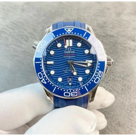 OMEGA 欧米茄 海马300m系列腕表！316精钢材质打造！专用8800机芯摆轮，42mm直径！超强双色夜光针！