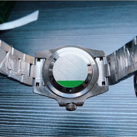 劳力士 ROLEX R40 116610 Submariner白金满钻系列劳力士满钻系列 116610 Submariner 耗时10个月改装满钻石男士款 搭载2813全自动自动机械 精钢镶钻表壳 实心厚重钢带精选进口光彩闪耀钻 超强夜光 尺寸40x13mm 重量155g 精心制作 三杰精致推荐男士机械腕表 SJ为你精心制作超真实实物图拍摄 劳力士 ROLEX R40 116610 Submariner白金满钻系列劳力士满钻系列 116610 Submariner 耗时10个月改装满钻石男士款 搭载2813全自动自动机械 精钢镶钻表壳 实心厚重钢带精选进口光彩闪耀钻 超强夜光 尺寸40x13mm 重量155g 精心制作 三杰精致推荐男士机械腕表 SJ为你精心制作超真实实物图拍摄