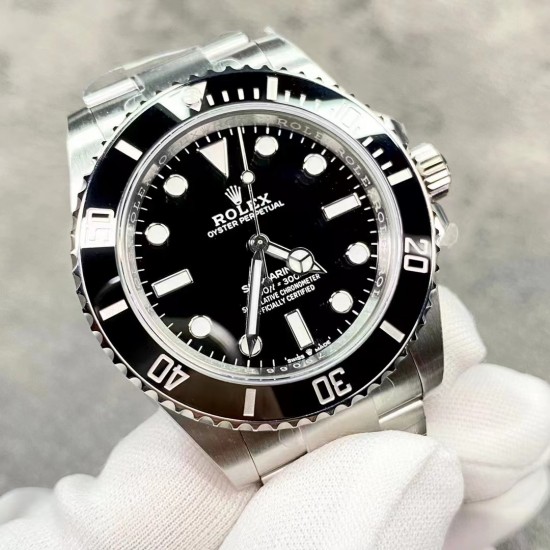 现货,可以秒发!劳力士124060 c厂出品,submariner 无历黑水鬼41mm直径,搭载一比一超级3230 动力72小时 无卡度机芯装饰 机芯及其稳定!904L精钢 /搭配ar厂钢带 !表盘使用市场独家锅盖字面 无面脚设计 ps:有面脚的成本低很多 !唯一做到指针夜光/字钉夜光 做到同色 因为都是第三方工厂加工+自购瑞士 c1+c3夜光粉 !字钉ip白金电镀颜色无限接近原装 clean陶瓷类配件 无需赘述! clean厂出品,出货实拍 现货,可以秒发!劳力士124060 c厂出品,submariner 无历黑水鬼41mm直径,搭载一比一超级3230 动力72小时 无卡度机芯装饰 机芯及其稳定!904L精钢 /搭配ar厂钢带 !表盘使用市场独家锅盖字面 无面脚设计 ps:有面脚的成本低很多 !唯一做到指针夜光/字钉夜光 做到同色 因为都是第三方工厂加工+自购瑞士 c1+c3夜光粉 !字钉ip白金电镀颜色无限接近原装 clean陶瓷类配件 无需赘述! clean厂出品,出货实拍