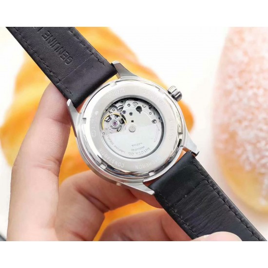 品牌:万国-IWC类型:男士腕表表壳:316精钢(做工优质)表带:进口真牛皮/316精钢(两种可选)机芯:进口8215全自动机械机芯(走时稳定)玻璃:高级蓝宝石镜面(防划花)尺寸:直径41mm,厚度12mm 品牌:万国-IWC类型:男士腕表表壳:316精钢(做工优质)表带:进口真牛皮/316精钢(两种可选)机芯:进口8215全自动机械机芯(走时稳定)玻璃:高级蓝宝石镜面(防划花)尺寸:直径41mm,厚度12mm
