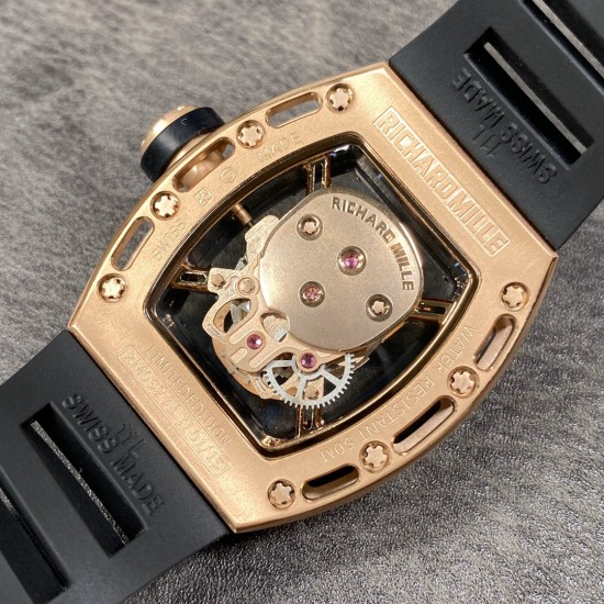 Richard Mille 理查德米勒系列,亲民版!一比一复刻 !全镂空骷髅头 腕表 简约无钻款 酒桶型镂空表盘 橡胶黑色表带 加了碳素!防水效果杠杠的!出货实拍 Richard Mille 理查德米勒系列,亲民版!一比一复刻 !全镂空骷髅头 腕表 简约无钻款 酒桶型镂空表盘 橡胶黑色表带 加了碳素!防水效果杠杠的!出货实拍