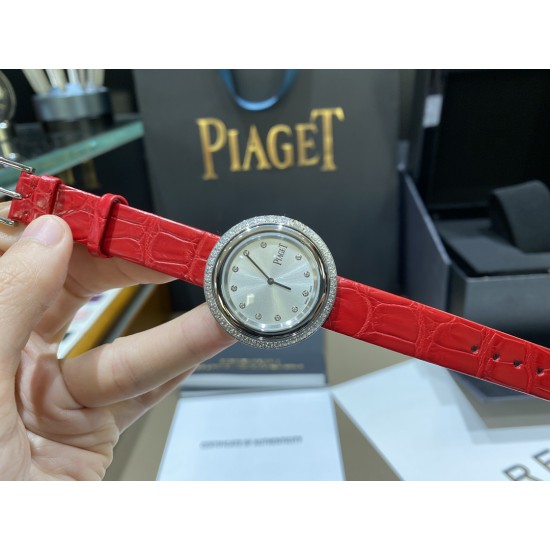 全网女生听我的!买它…❤️。 伯爵“时来运转”顶级奢侈品入门款第一眼看到它的时候我一眼就中,首先是外观设计足够百搭,旋转式表圈可自由转动,外层一圈可来回转动 很有寓意、一起“转动,遇见非凡”。百搭中号34尺寸!上手很秀气,彩色鳄鱼皮可轻松拆卸 看上去就高端,机芯采用瑞士进口石英机芯,螺旋式表圈316L精钢打磨抛光 表面光亮如镜、表盘内圈钻石刻度 11颗⭕️圆形美钻、外圈42颗圆形美钻 全网女生听我的!买它…❤️。 伯爵“时来运转”顶级奢侈品入门款第一眼看到它的时候我一眼就中,首先是外观设计足够百搭,旋转式表圈可自由转动,外层一圈可来回转动 很有寓意、一起“转动,遇见非凡”。百搭中号34尺寸!上手很秀气,彩色鳄鱼皮可轻松拆卸 看上去就高端,机芯采用瑞士进口石英机芯,螺旋式表圈316L精钢打磨抛光 表面光亮如镜、表盘内圈钻石刻度 11颗⭕️圆形美钻、外圈42颗圆形美钻