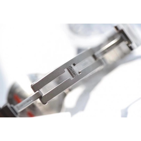 V6厂出品卡地亚蓝气球小号,官方型号:WE69010Z4直径28mm,正品开模,从内而外达到乱真效果,通透蓝宝石镜面,与正品一致的鱼眼效果,表面经典罗马刻度显示,纯白表面十分精致,烧钢蓝针,十分精致,材料与正品完全一致,把头镶嵌蓝色尖晶石,色泽到位质感饱满,整表采用316L精钢,材质与正品完全一致,最新升级版瑞士057机芯,拆机亦难辨真伪,这是一款百搭时尚精致无比的腕表这是一款可以当正品戴的女表精品!注:v6厂出品蓝气球均一表一码一吊牌,吊牌编号均与表底盖编号达到一致。 V6厂出品卡地亚蓝气球小号,官方型号:WE69010Z4直径28mm,正品开模,从内而外达到乱真效果,通透蓝宝石镜面,与正品一致的鱼眼效果,表面经典罗马刻度显示,纯白表面十分精致,烧钢蓝针,十分精致,材料与正品完全一致,把头镶嵌蓝色尖晶石,色泽到位质感饱满,整表采用316L精钢,材质与正品完全一致,最新升级版瑞士057机芯,拆机亦难辨真伪,这是一款百搭时尚精致无比的腕表这是一款可以当正品戴的女表精品!注:v6厂出品蓝气球均一表一码一吊牌,吊牌编号均与表底盖编号达到一致。