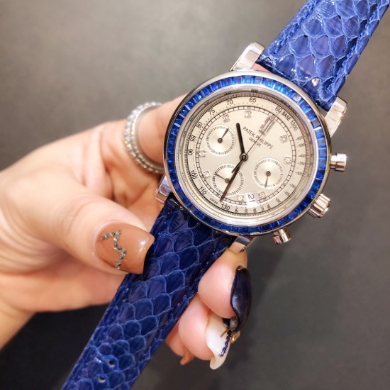 百达翡丽-PATEK PHILPPE 明珠天津雕花机(机械) 蓝宝石玻璃镜面 进口意大利牛皮 尺寸:直径:38mm 高度:约11mm 百达翡丽-PATEK PHILPPE 明珠天津雕花机(机械) 蓝宝石玻璃镜面 进口意大利牛皮 尺寸:直径:38mm 高度:约11mm