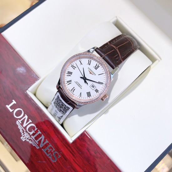 实物拍摄品牌：浪琴-LONGINES  开创者系列 原装开模 搭载高品质6T51机芯 无论是尺寸厚度，还是表壳斜角细节均升级达到与原装一致  请认准细节图!!类型：[酷]女士腕表表壳：316精钢（做工优质）表带：进口小牛皮/316精钢（两种可选）机芯：进口西铁城6T51全自动机械机芯（走时稳定）玻璃：高级蓝宝石镜面(防划花)尺寸：直径30mm，厚度11mm