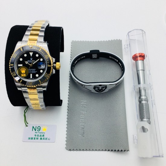 N9 Factory力作 V9版劳力士Rolex绿蓝黑水鬼904L钢版,表圈和圈口刻度填色更逼真,直径40毫米x13毫米,搭载ETA2836自动机械机芯,904L精钢表壳表链,蓝宝石镜面,超强夜光,折叠扣,防水大于100米!N9匠心独运 值得你拥有! N9 Factory力作 V9版劳力士Rolex绿蓝黑水鬼904L钢版,表圈和圈口刻度填色更逼真,直径40毫米x13毫米,搭载ETA2836自动机械机芯,904L精钢表壳表链,蓝宝石镜面,超强夜光,折叠扣,防水大于100米!N9匠心独运 值得你拥有!