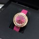 实拍 伯爵-PIAGET 女士腕表 瑞士石英机芯 316L精钢表壳 真牛皮表带 尺寸34*8mm 蓝宝石玻璃镜面 简约的设计,大胆而多彩的配色,以及旋转表圈是伯爵品牌 Possession腕表的特质所在。通过品牌制表师们天马星空的创意,将各个亮色的表带与贵金属、钻石、精钢材质相融,通过圆形盘面的演绎,令全新的 Possession腕表越发闪耀夺目,给人眼前一亮之感。 实拍 伯爵-PIAGET 女士腕表 瑞士石英机芯 316L精钢表壳 真牛皮表带 尺寸34*8mm 蓝宝石玻璃镜面 简约的设计,大胆而多彩的配色,以及旋转表圈是伯爵品牌 Possession腕表的特质所在。通过品牌制表师们天马星空的创意,将各个亮色的表带与贵金属、钻石、精钢材质相融,通过圆形盘面的演绎,令全新的 Possession腕表越发闪耀夺目,给人眼前一亮之感。