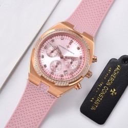 FK-VACHERON CONSTANTIN【江诗丹顿】纵横四海系列，六针多功能跑秒版火热上市，突破传统，时尚优雅的多彩表带，可满足佩戴者在不同场合的需求，多样化的色彩设计演绎大胆而时尚的风格，江诗丹顿在装置时始终将舒适性放在首位，确保腕表完美贴合手腕，纯钢表壳，进口石英机芯，蓝宝石水晶玻璃，舒适胶质表带，采用原装针式表扣佩戴方便！尺寸:36.5mm
